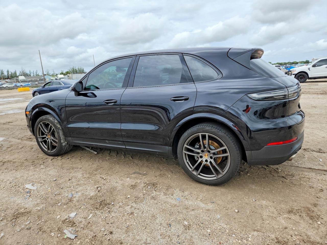 2019 PORSCHE CAYENNE S — снимка 2