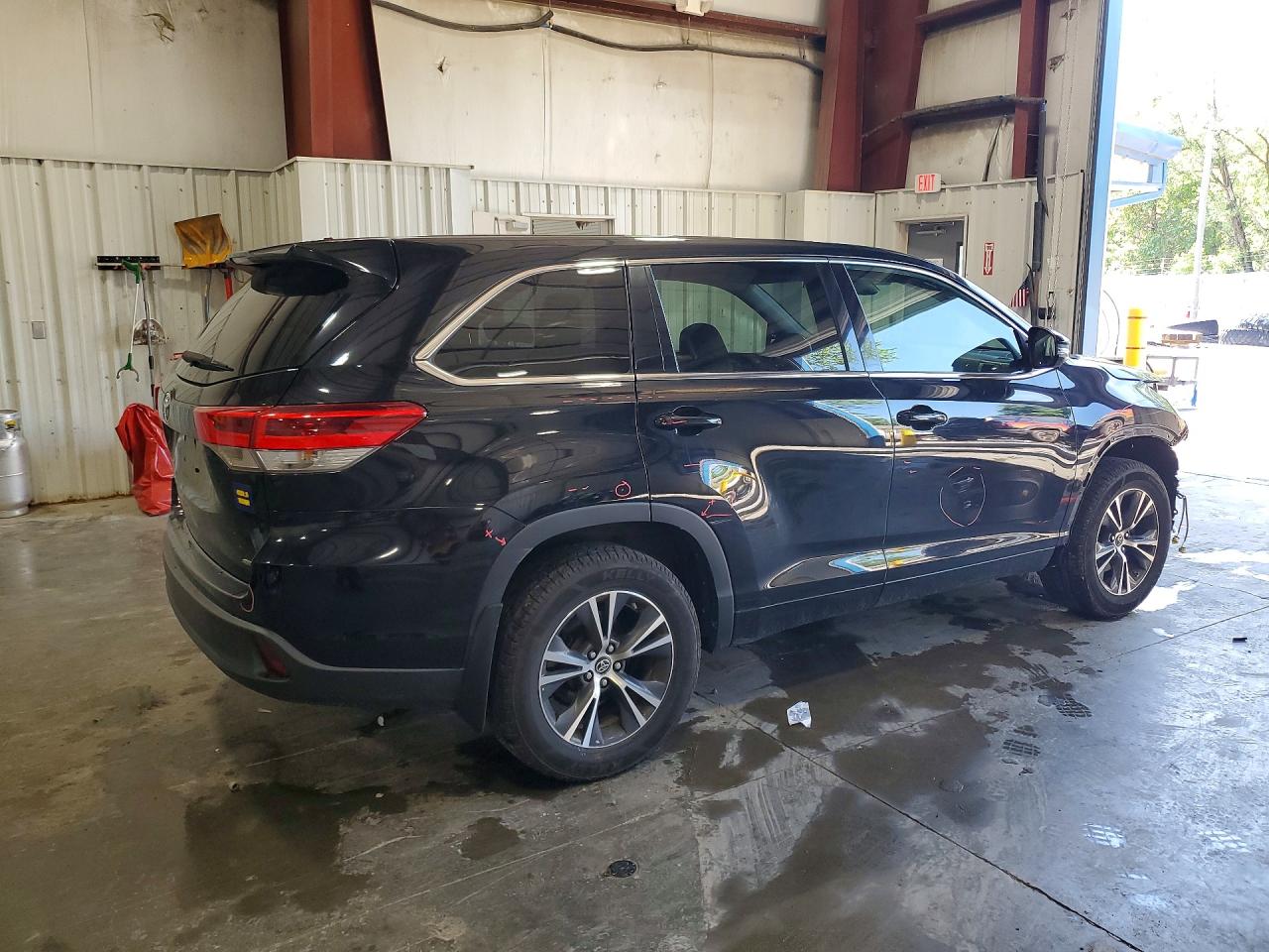 2018 TOYOTA HIGHLANDER LE — снимка 3
