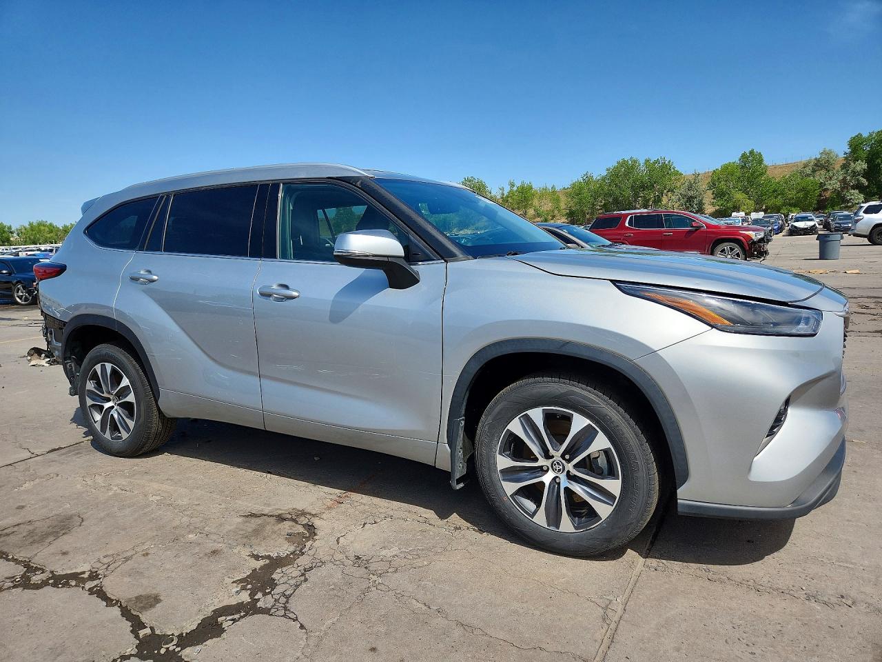 2022 TOYOTA HIGHLANDER XLE — снимка 4
