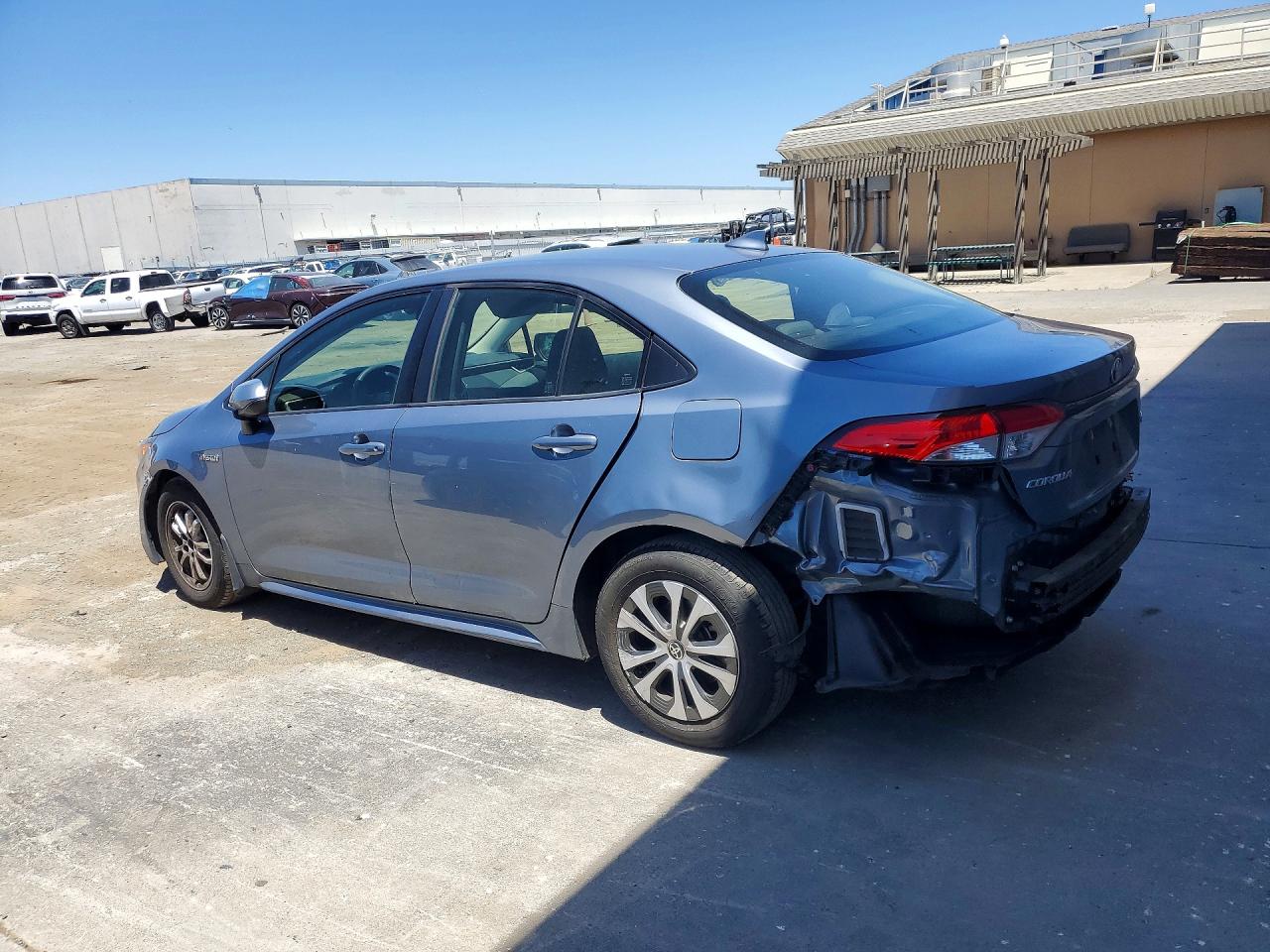 2021 TOYOTA COROLLA LE — снимка 2