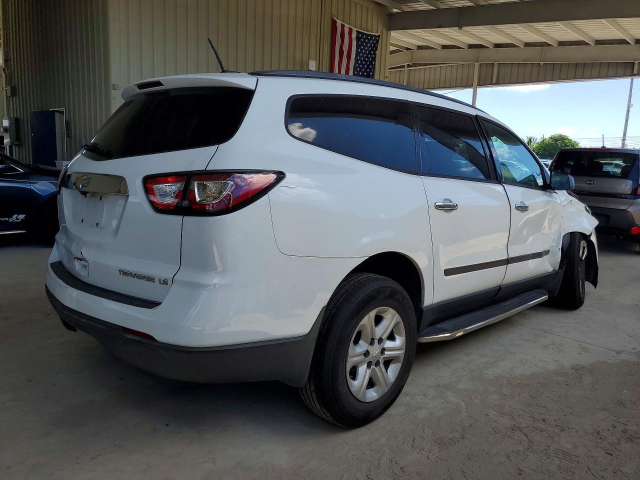 2016 CHEVROLET TRAVERSE LS — снимка 3