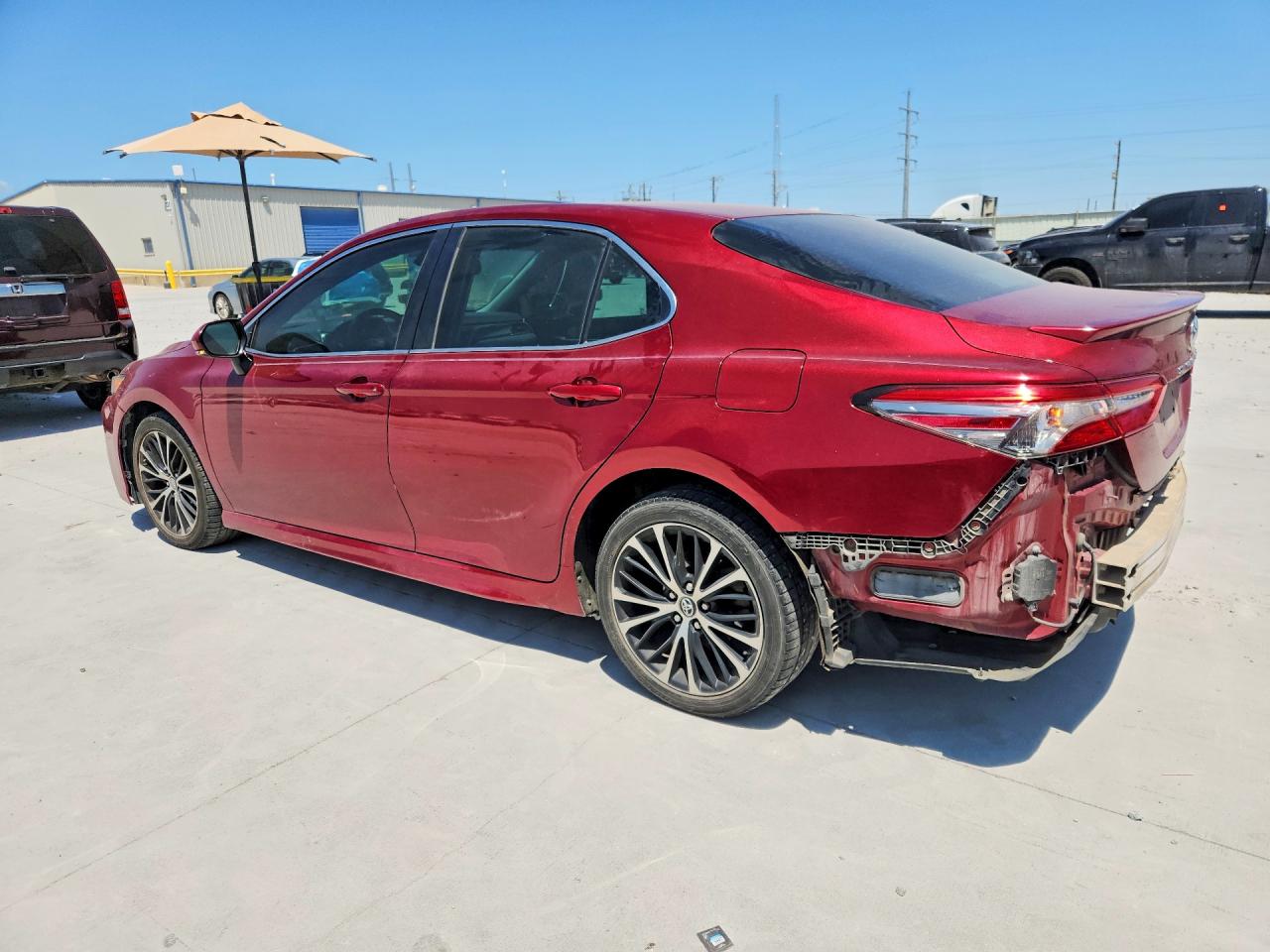 2018 TOYOTA CAMRY SE — снимка 2