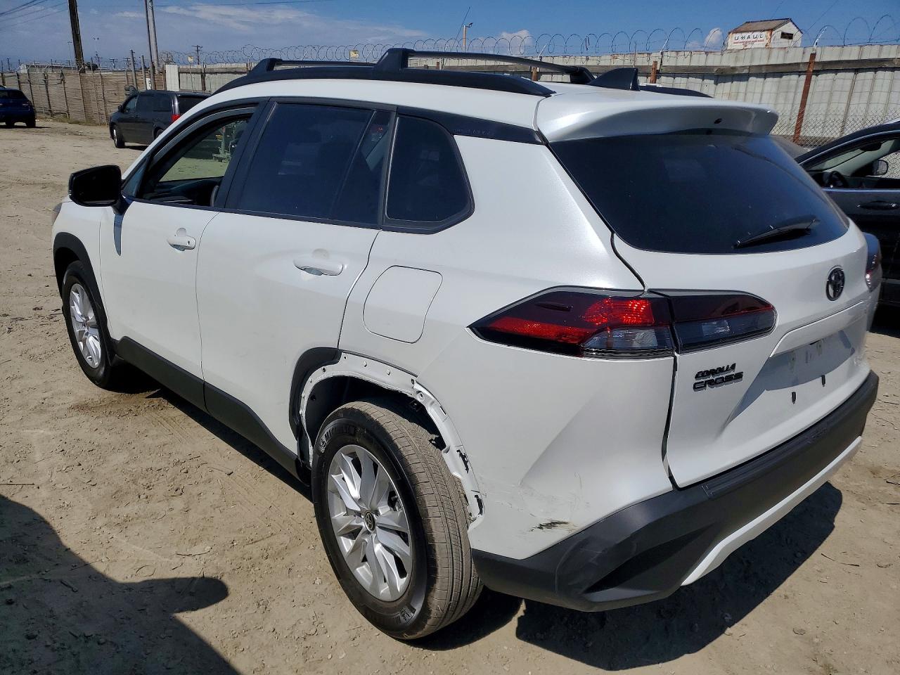 2026 TOYOTA COROLLA CROSS LE — снимка 2