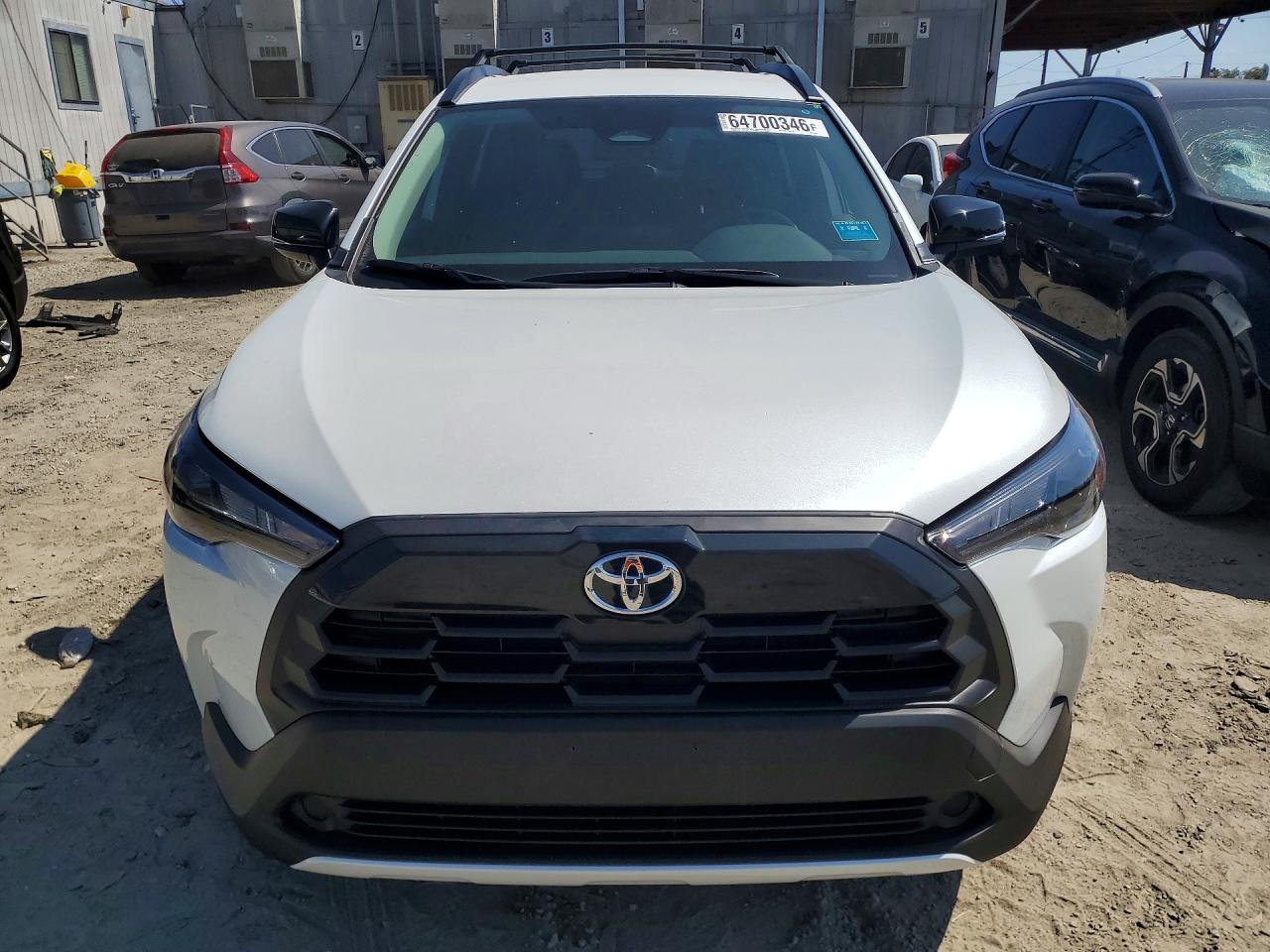2026 TOYOTA COROLLA CROSS LE — снимка 5