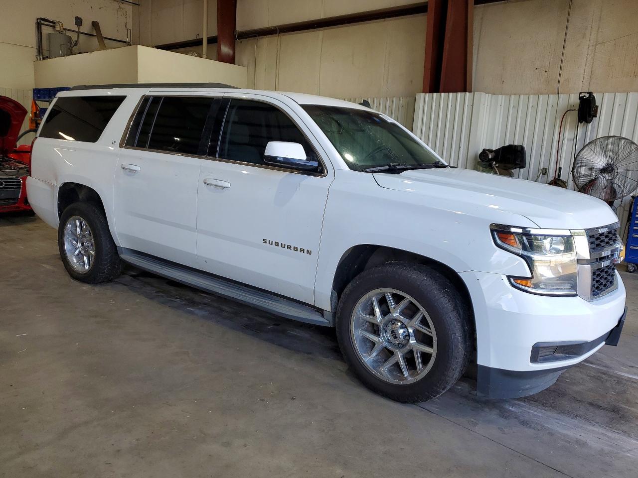 2015 CHEVROLET SUBURBAN C1500 LT — снимка 4