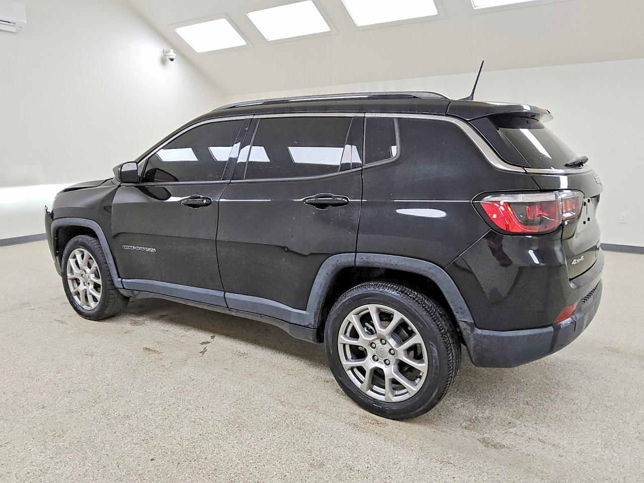 2022 JEEP COMPASS LATITUDE LUX — снимка 2