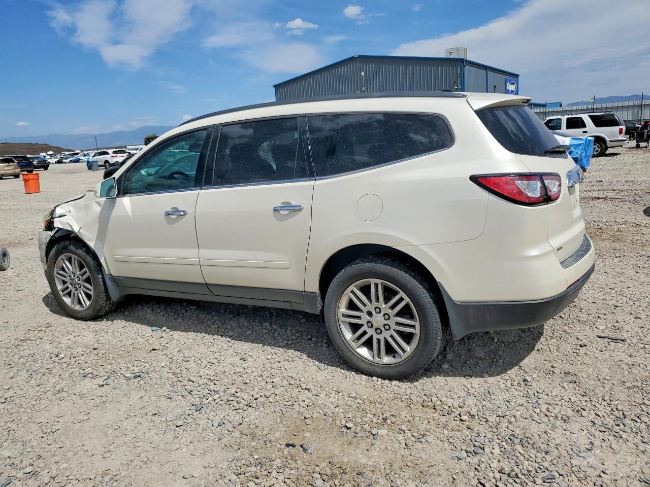 2015 CHEVROLET TRAVERSE LT — снимка 2