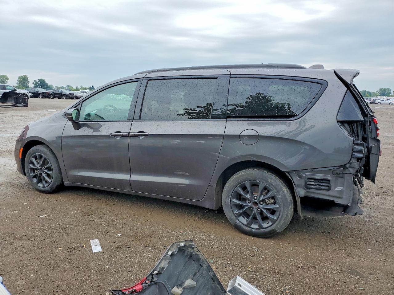 2022 CHRYSLER PACIFICA TOURING L — снимка 2