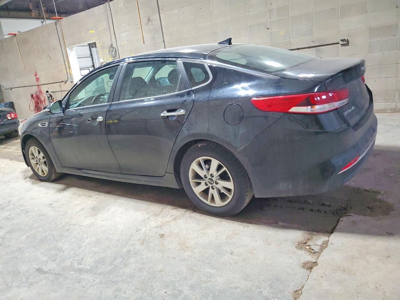 2016 KIA OPTIMA LX — снимка 2