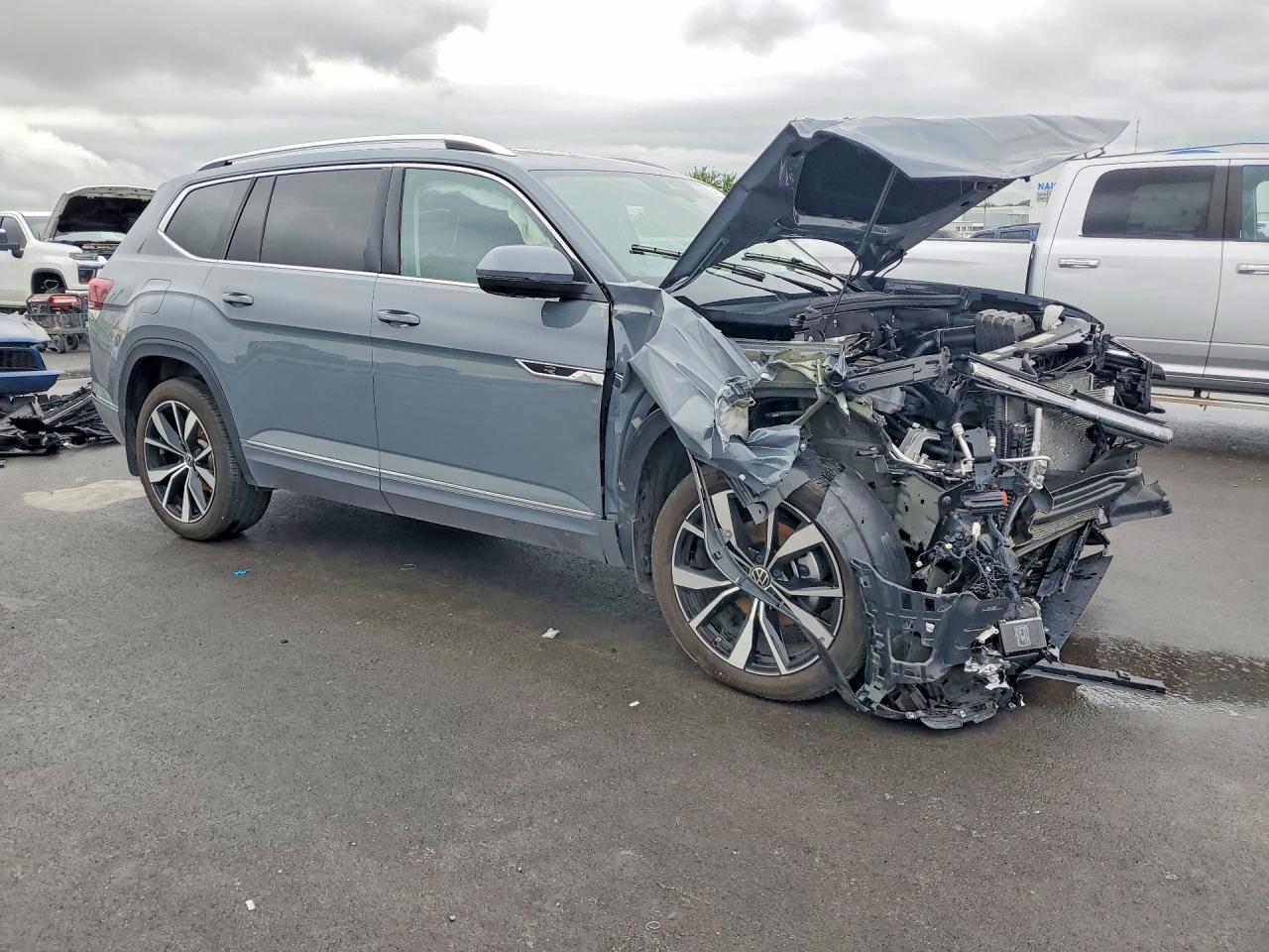 2026 VOLKSWAGEN ATLAS SEL PREMIUM R-LINE — снимка 4