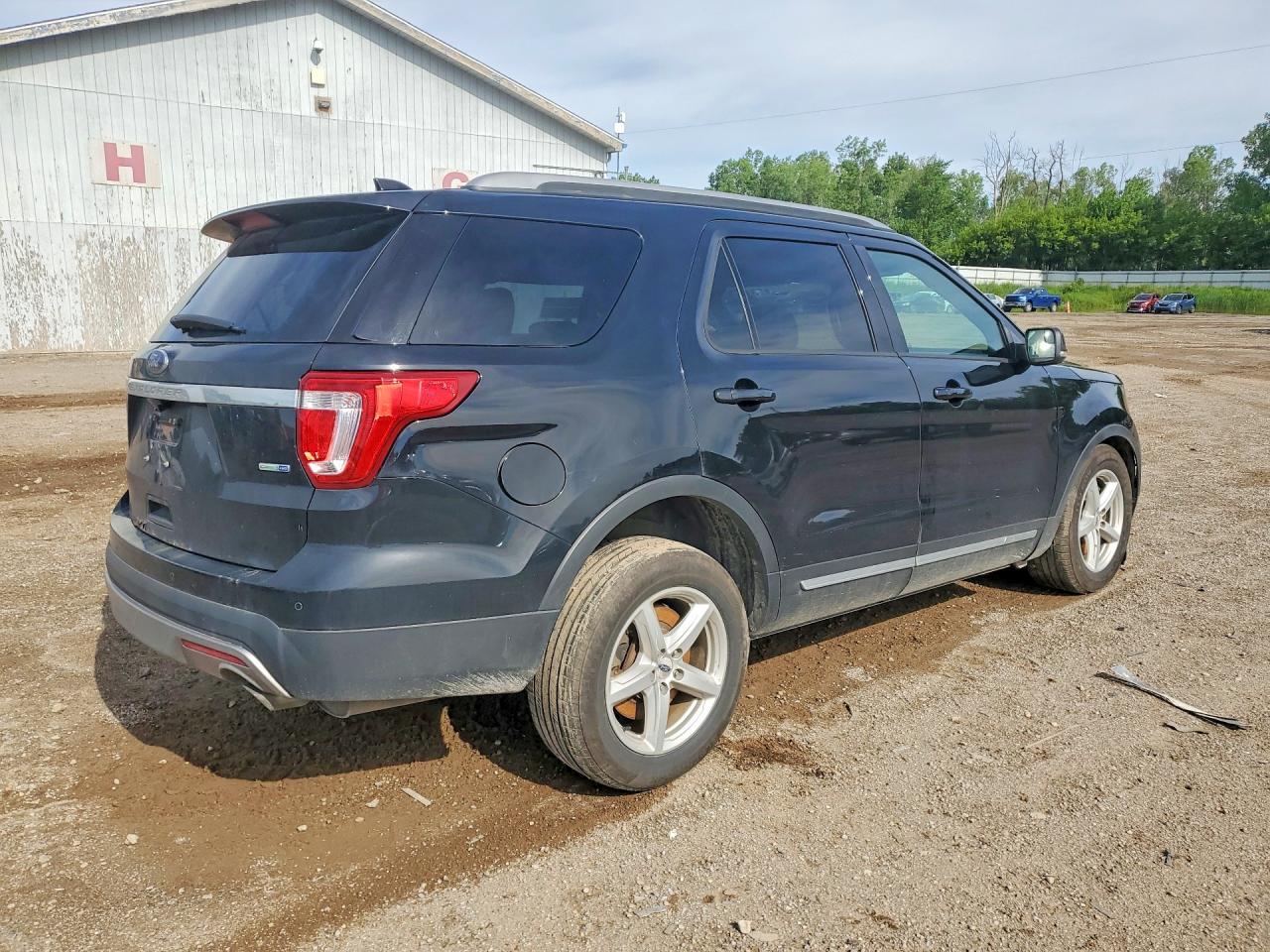 2017 FORD EXPLORER XLT — снимка 3