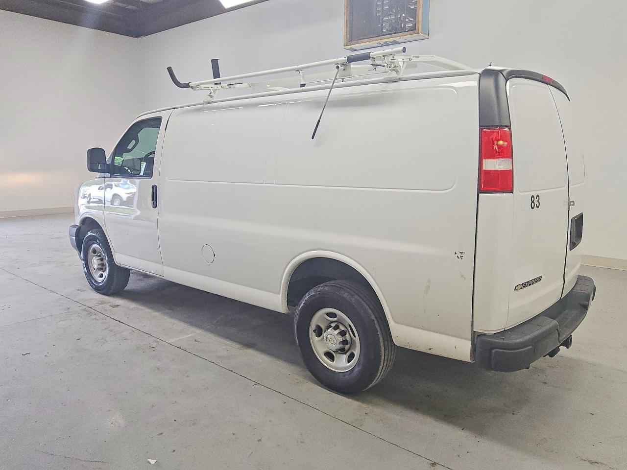 2022 CHEVROLET EXPRESS G2500 — снимка 2