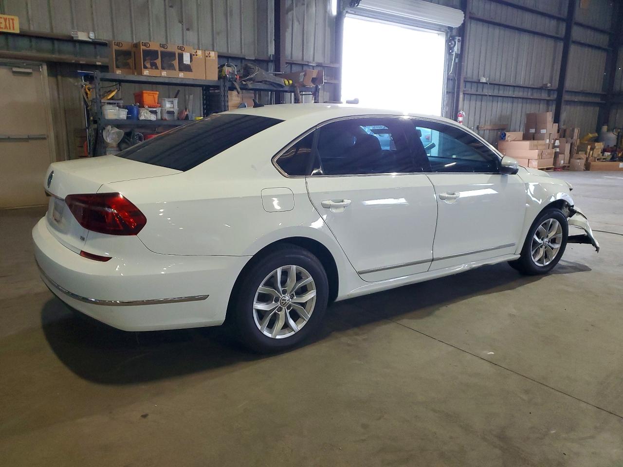 2017 VOLKSWAGEN PASSAT S — снимка 3