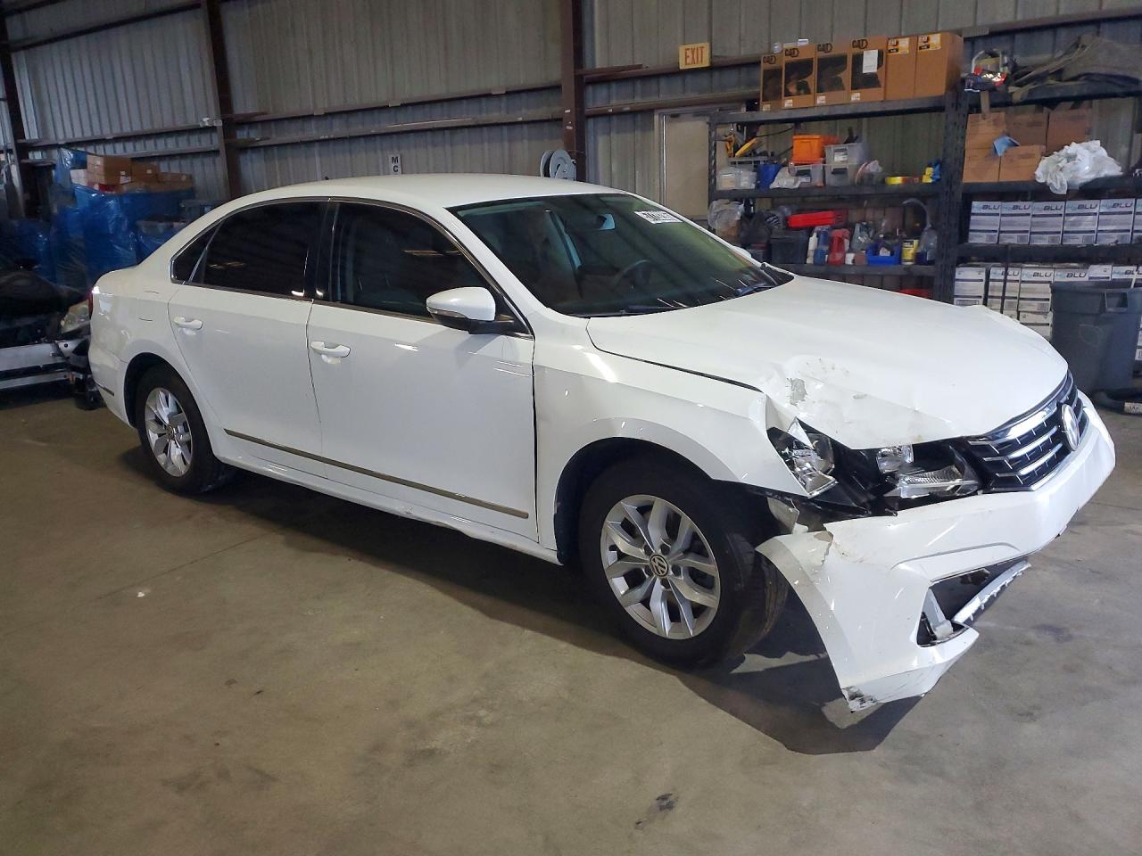 2017 VOLKSWAGEN PASSAT S — снимка 4