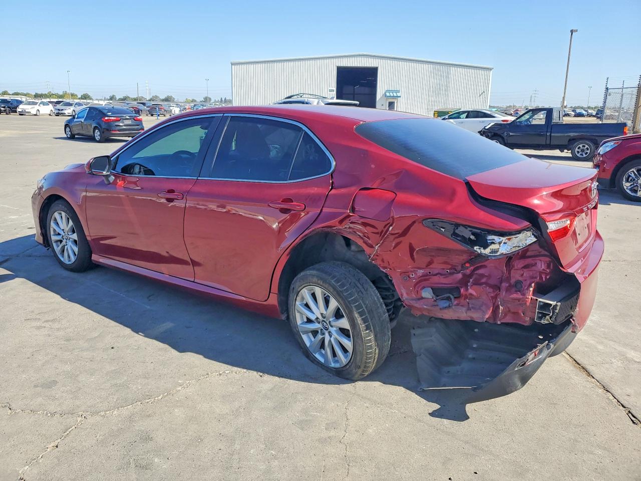 2018 TOYOTA CAMRY LE — снимка 2