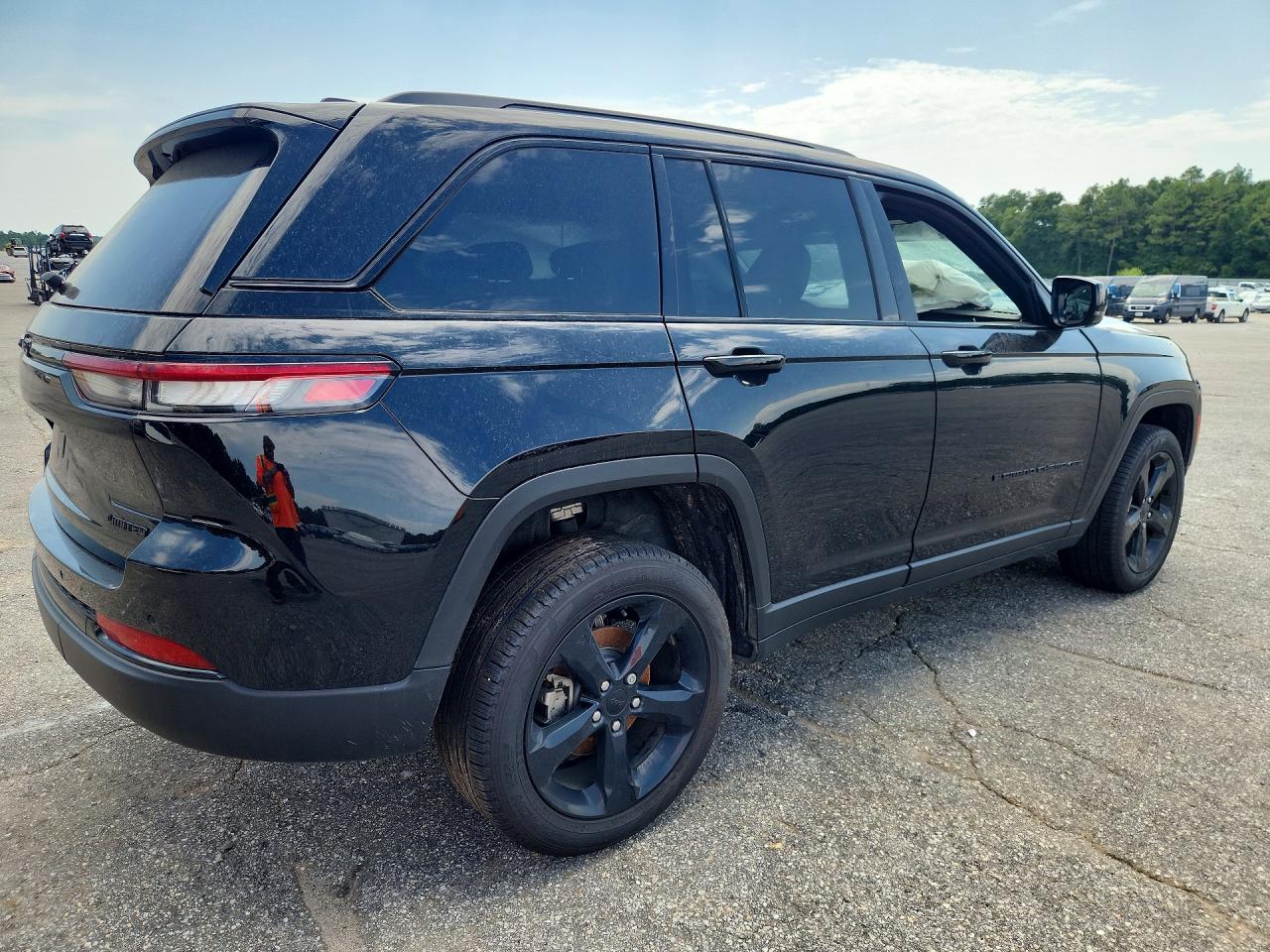 2025 JEEP GRAND CHEROKEE LIMITED — снимка 3