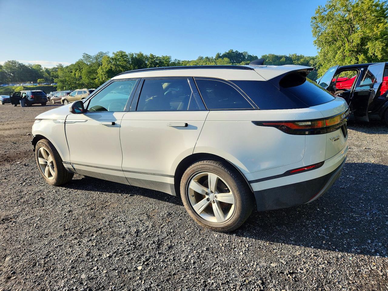 2019 LAND ROVER RANGE ROVER VELAR S — снимка 2