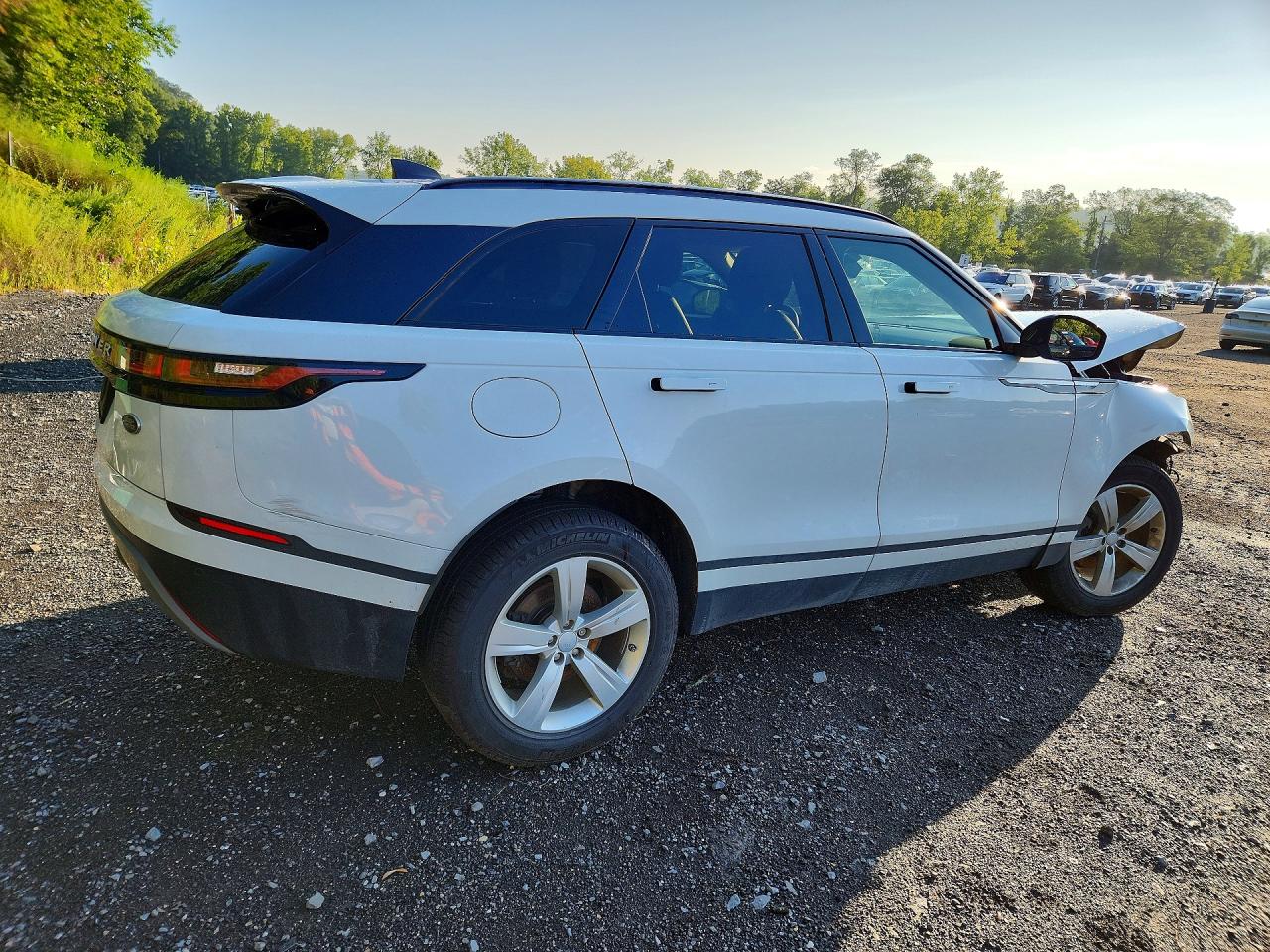 2019 LAND ROVER RANGE ROVER VELAR S — снимка 3