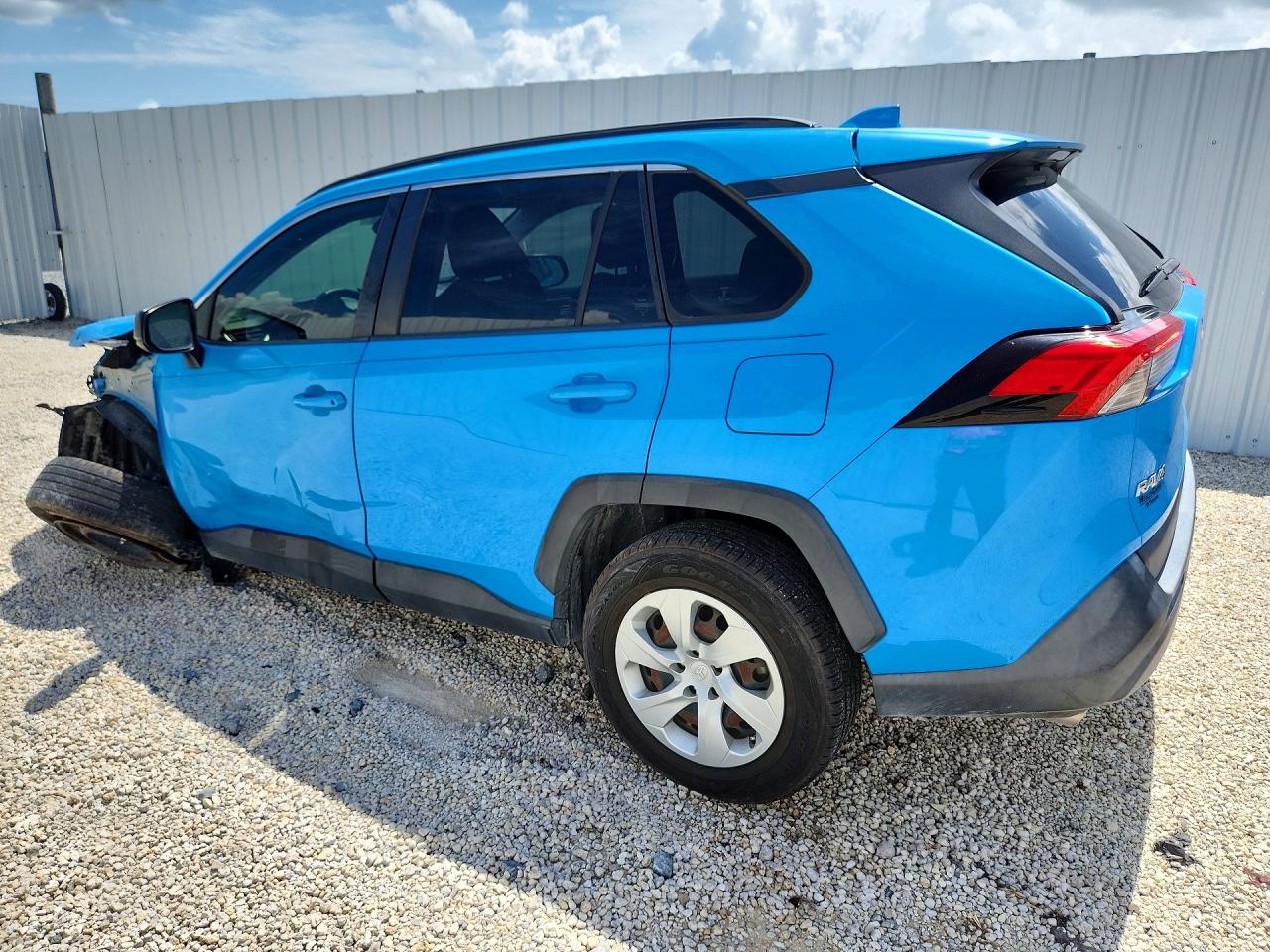 2019 TOYOTA RAV4 LE — снимка 2