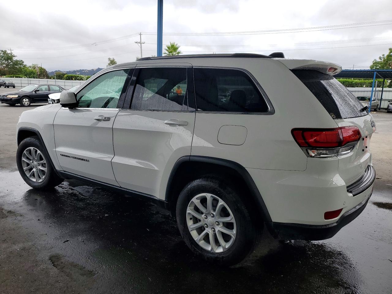 2021 JEEP GRAND CHEROKEE LAREDO — снимка 2