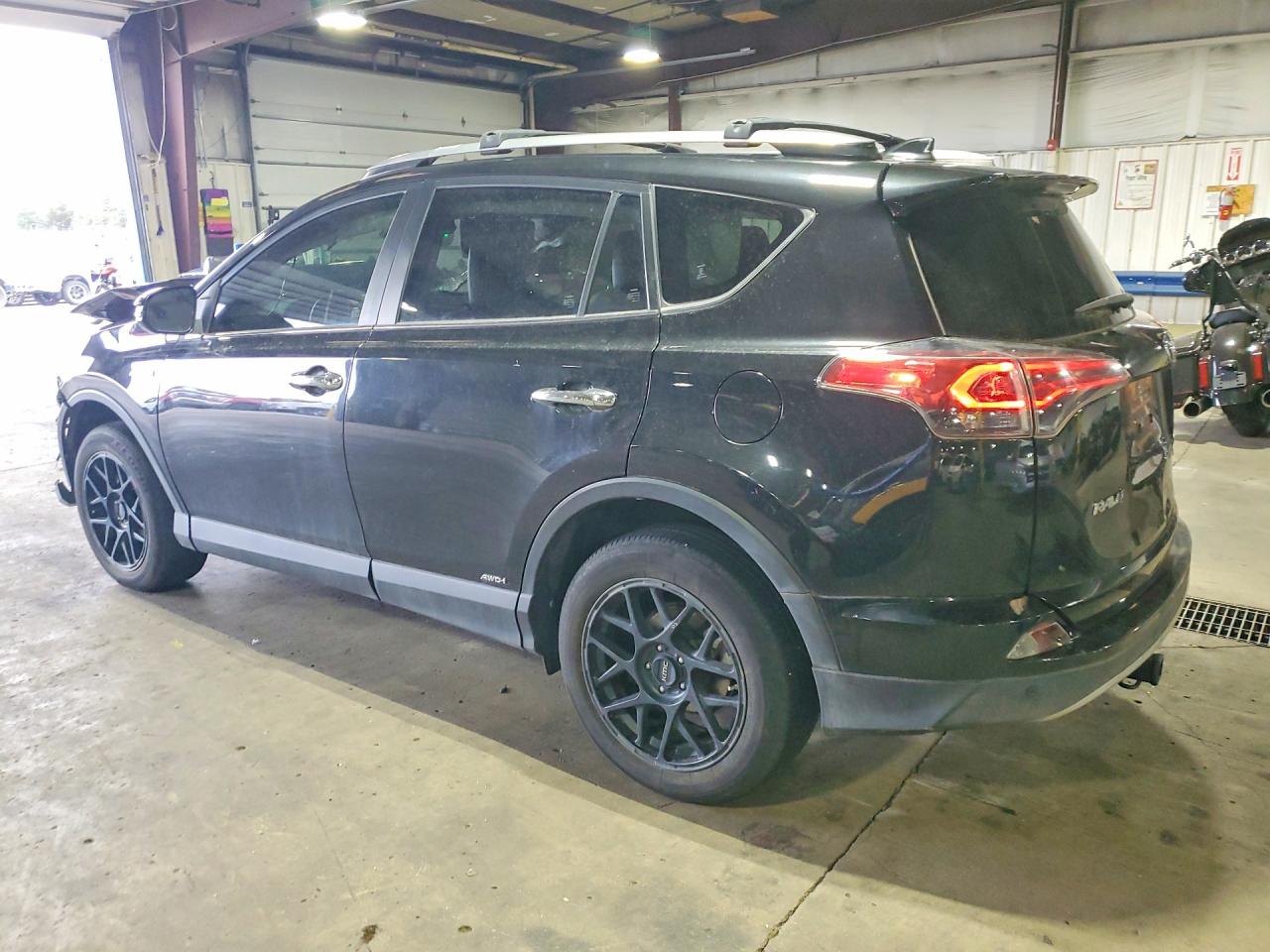 2018 TOYOTA RAV4 HV LIMITED — снимка 2
