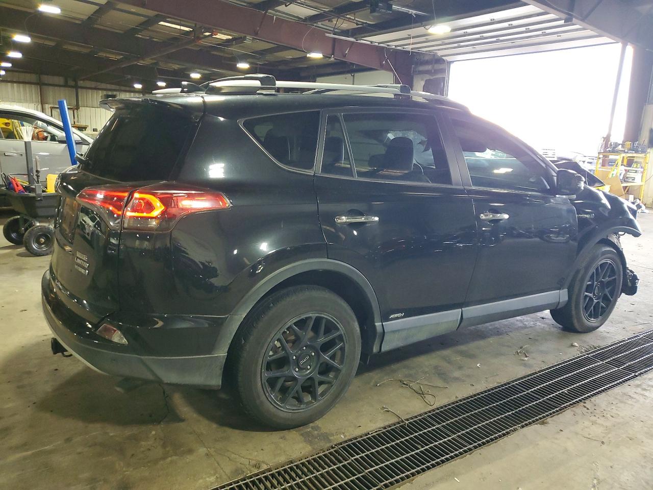 2018 TOYOTA RAV4 HV LIMITED — снимка 3
