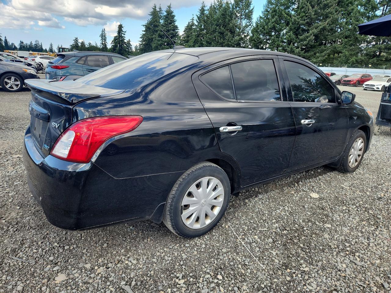 2015 NISSAN VERSA 1.6 SV — снимка 3