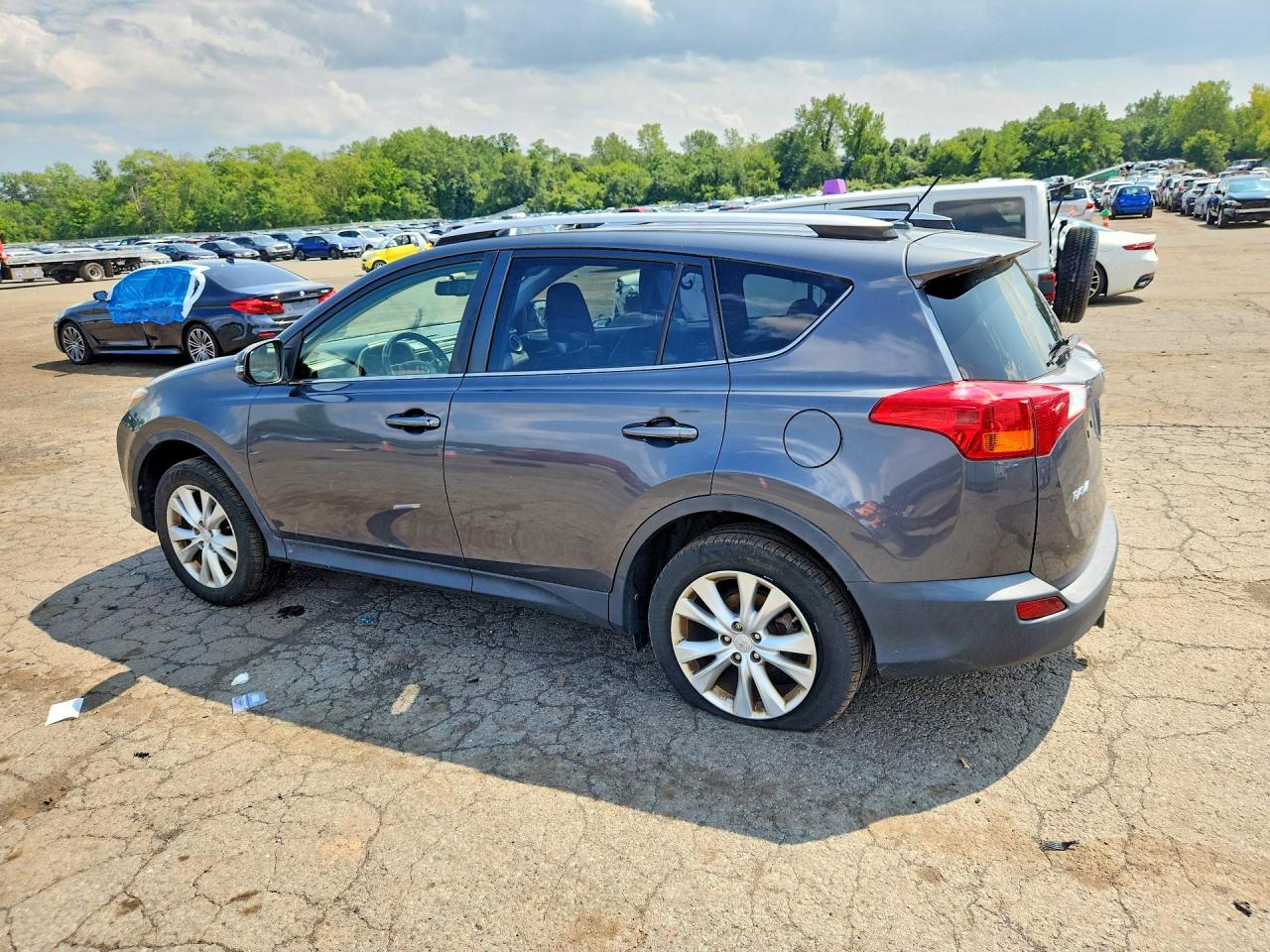 2015 TOYOTA RAV4 LIMITED — снимка 2