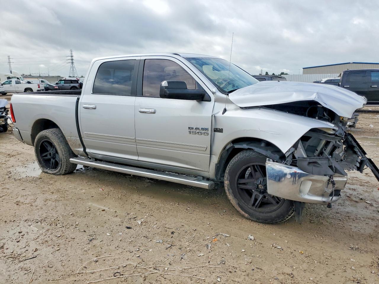 2015 RAM 1500 SLT — снимка 4