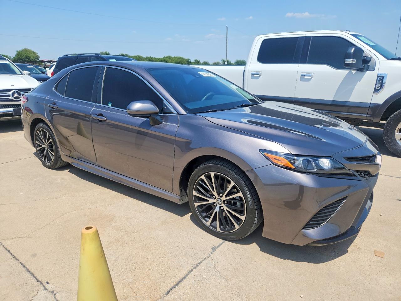 2020 TOYOTA CAMRY SE — снимка 4