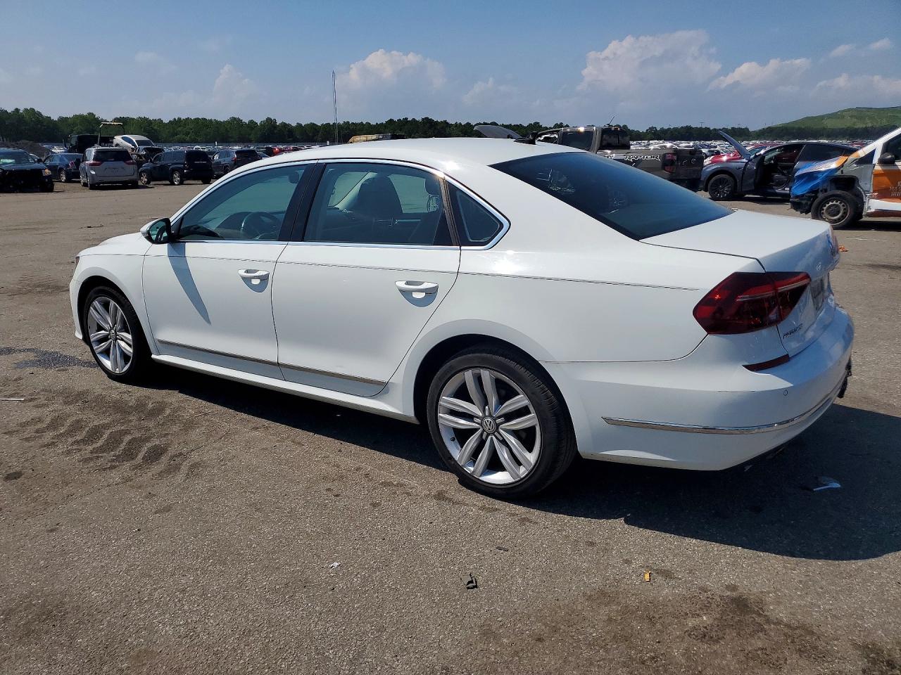 2017 VOLKSWAGEN PASSAT SE — снимка 2