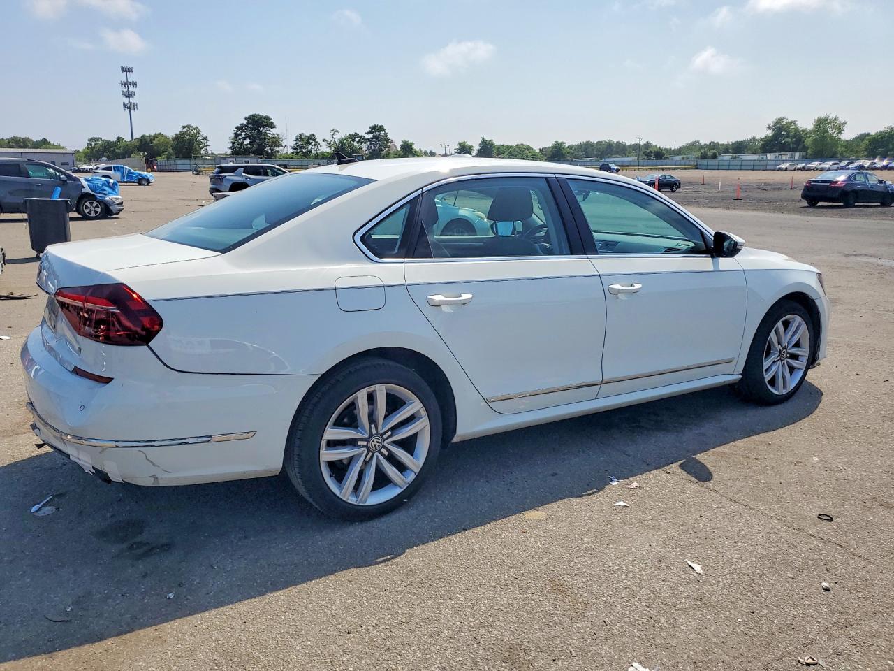 2017 VOLKSWAGEN PASSAT SE — снимка 3