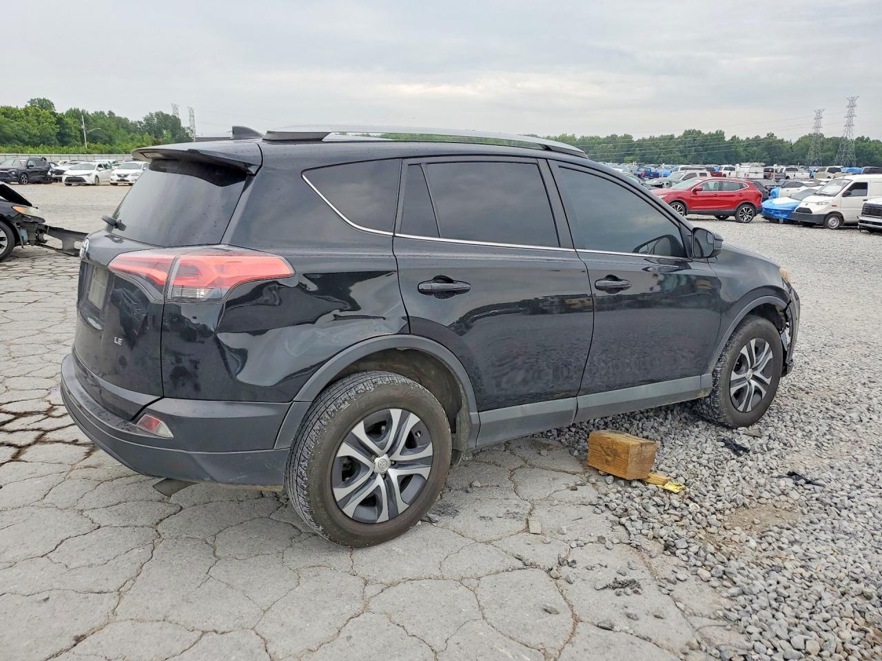 2018 TOYOTA RAV4 LE — снимка 3