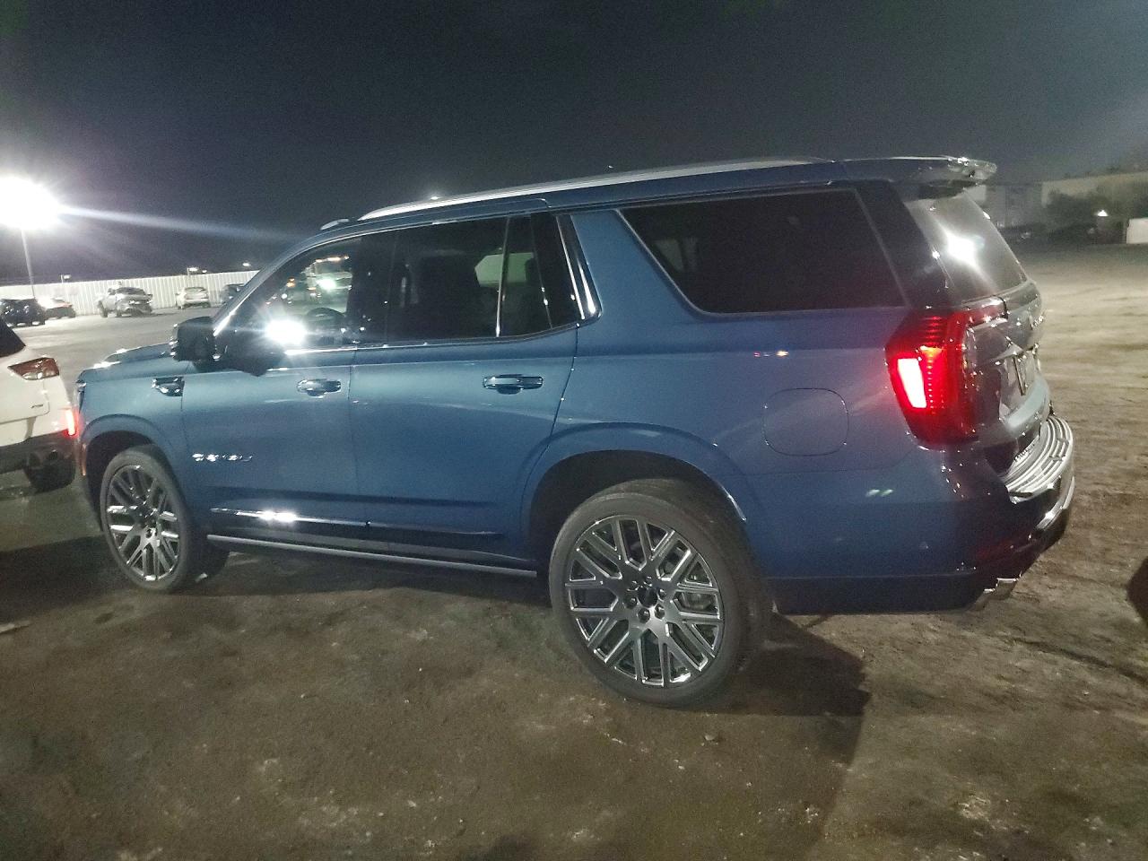 2025 GMC YUKON DENALI ULTIMATE — снимка 2