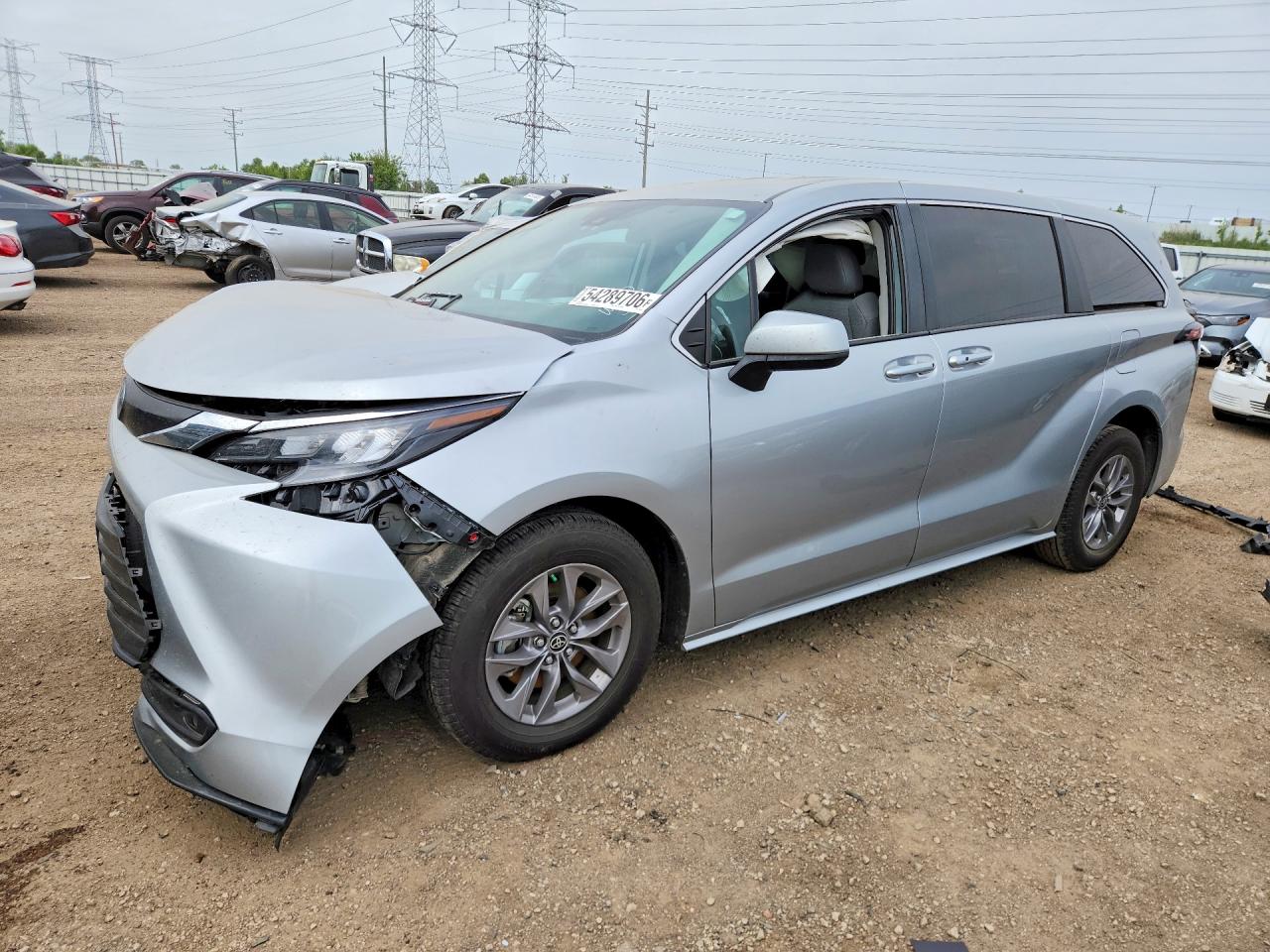 2024 TOYOTA SIENNA LE