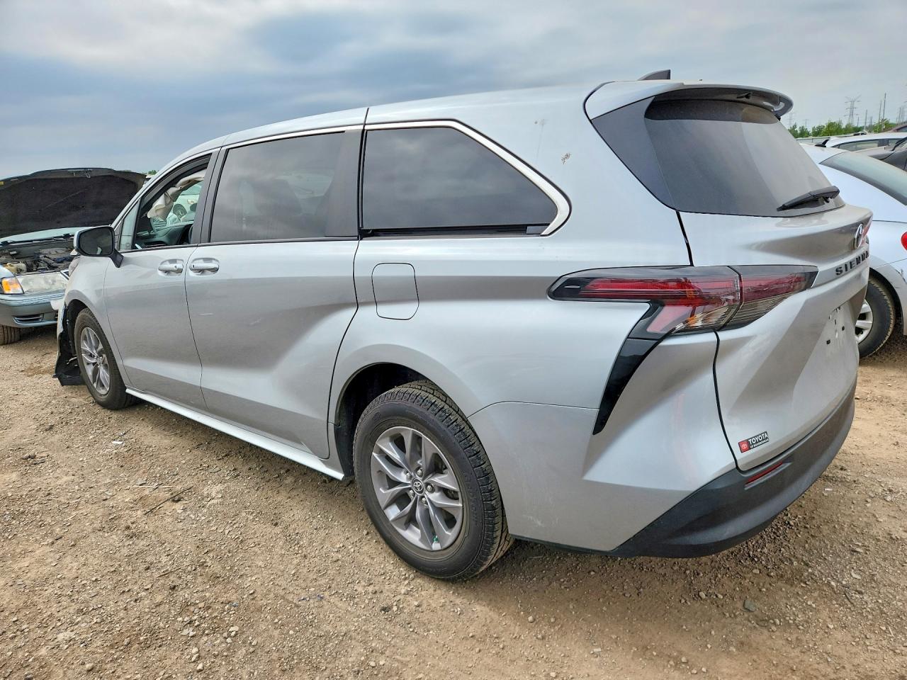 2024 TOYOTA SIENNA LE — снимка 2