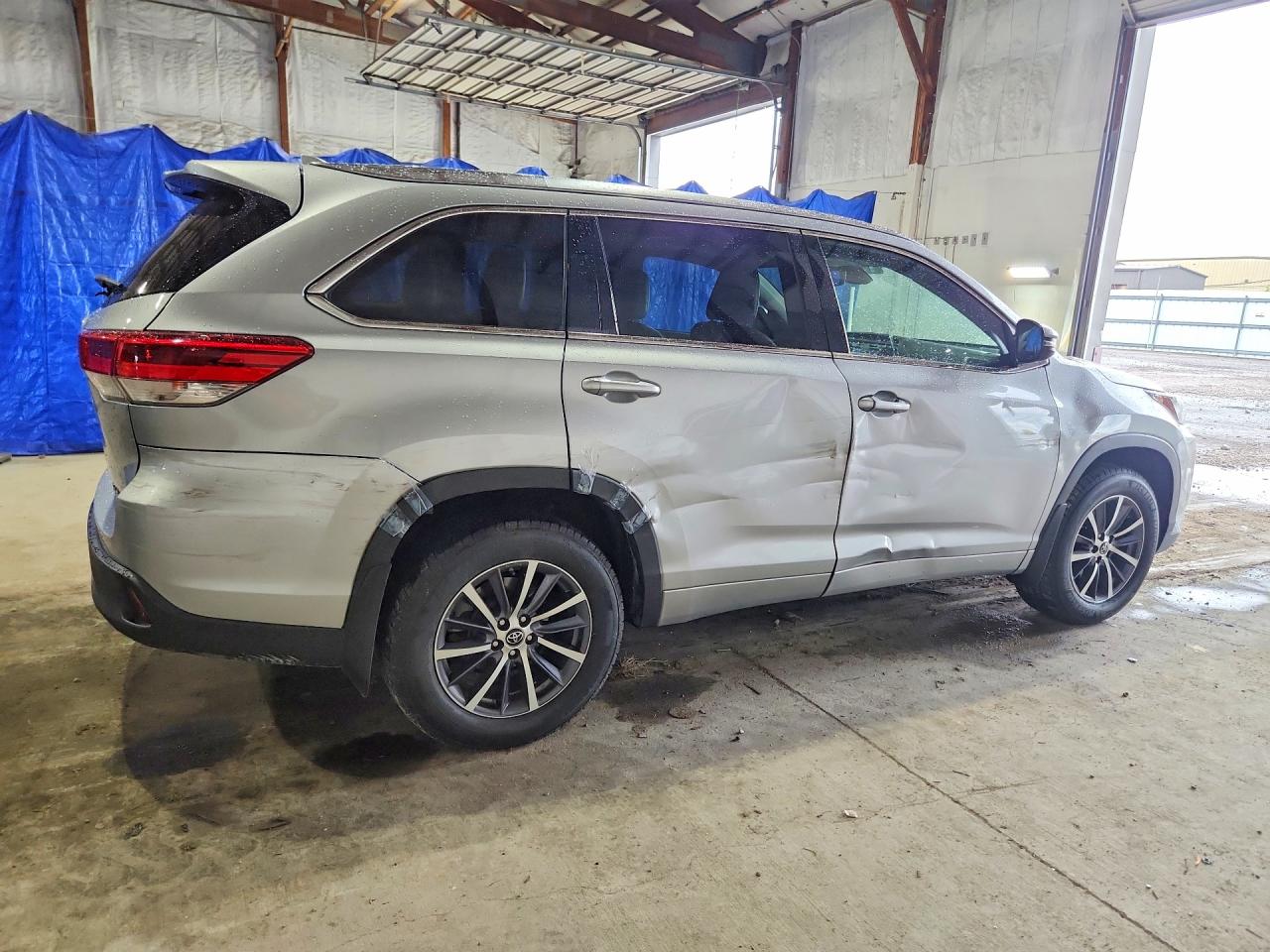 2017 TOYOTA HIGHLANDER XLE — снимка 3