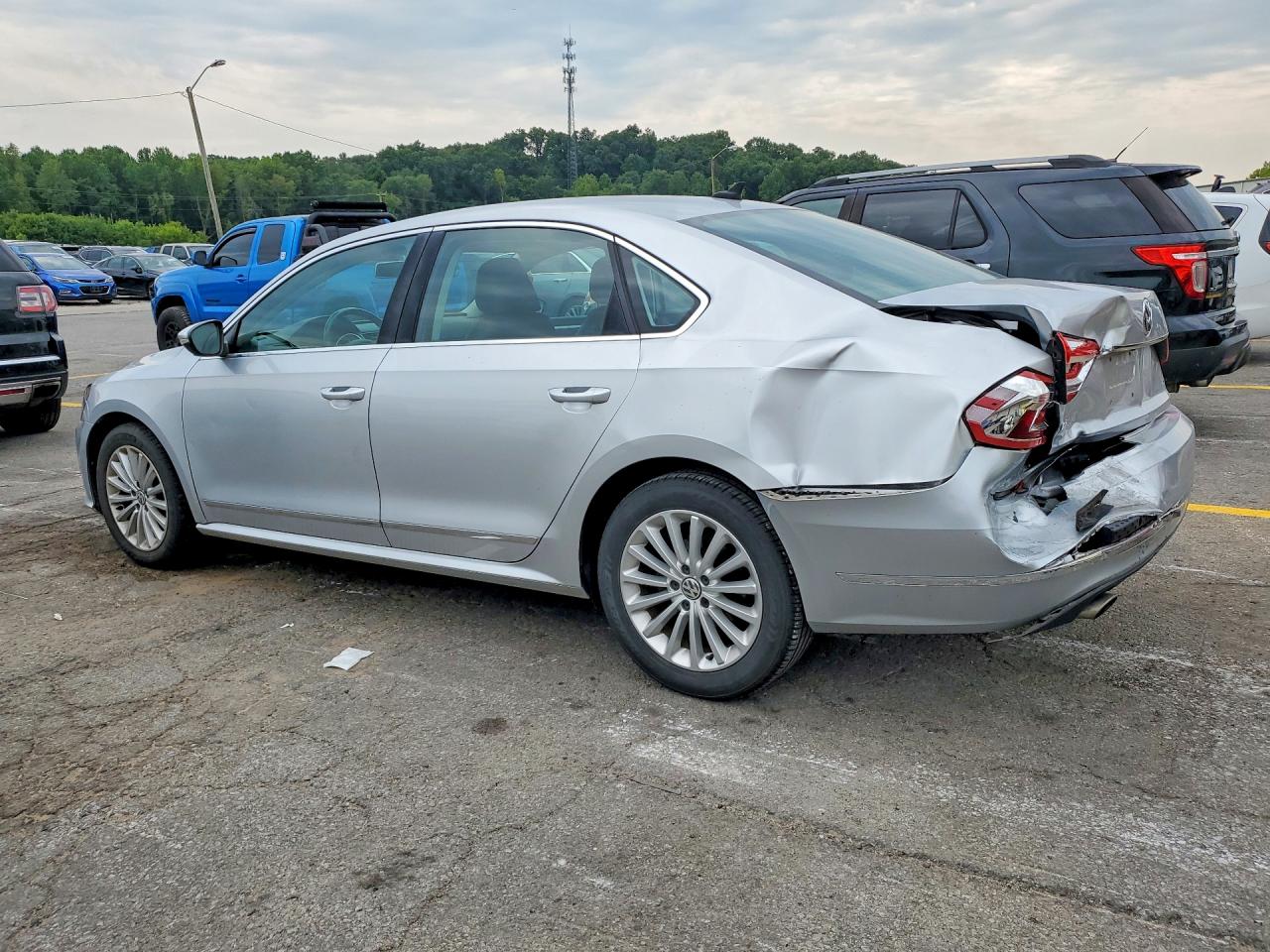2016 VOLKSWAGEN PASSAT SE — снимка 2