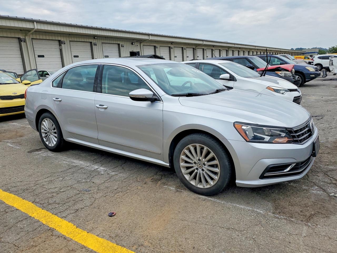 2016 VOLKSWAGEN PASSAT SE — снимка 4