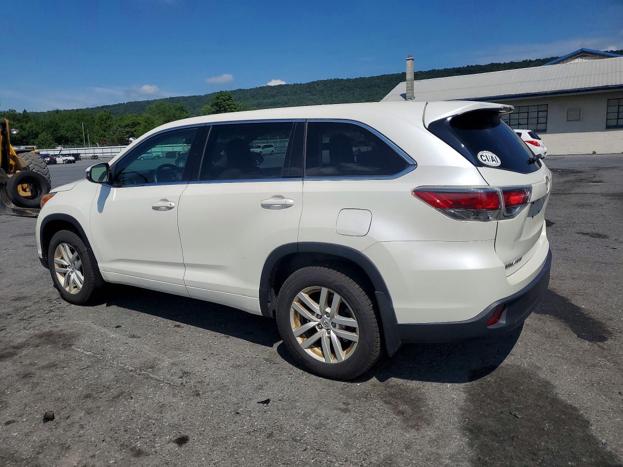2015 TOYOTA HIGHLANDER LE — снимка 2
