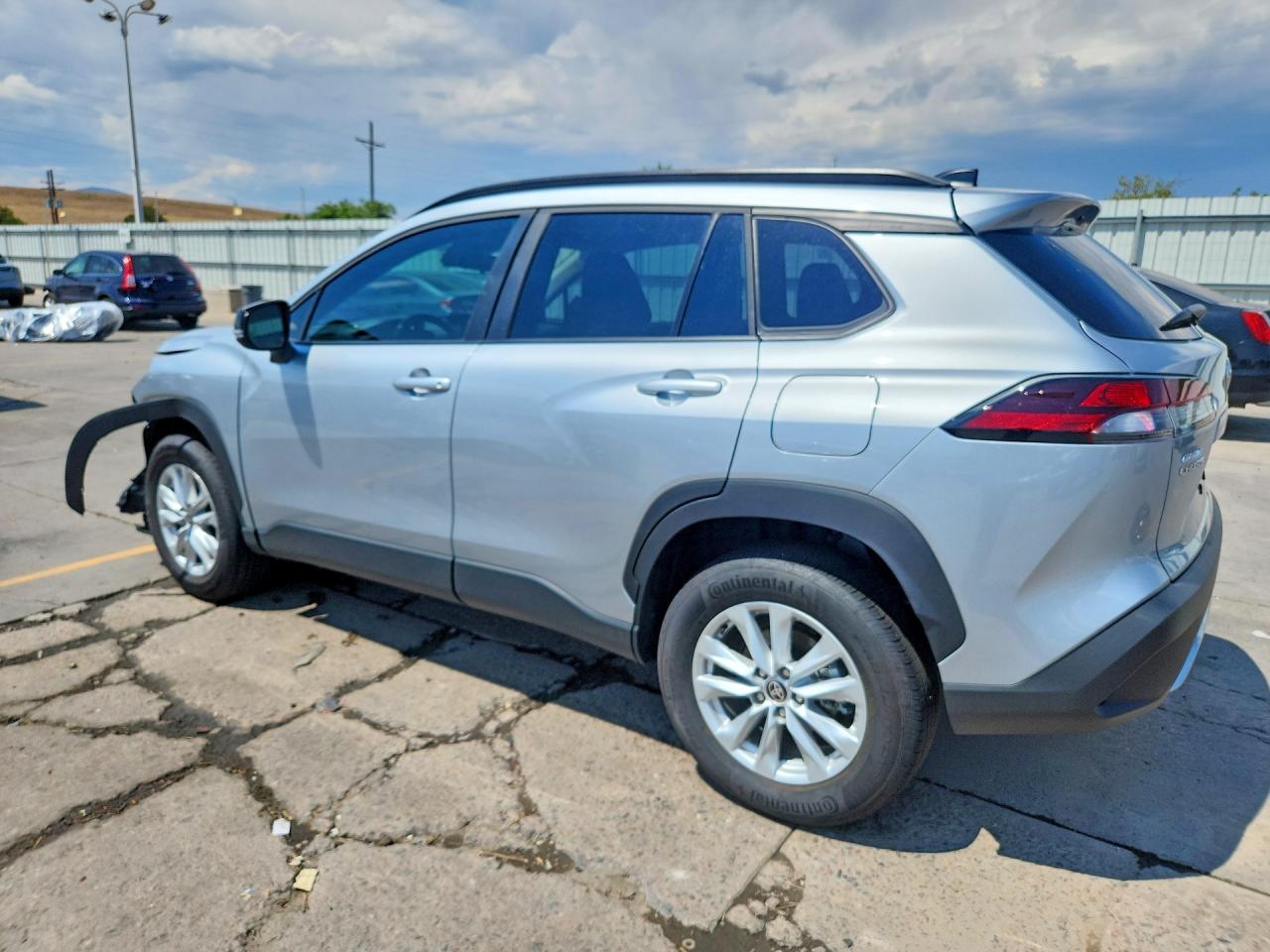 2026 TOYOTA COROLLA CROSS LE — снимка 2