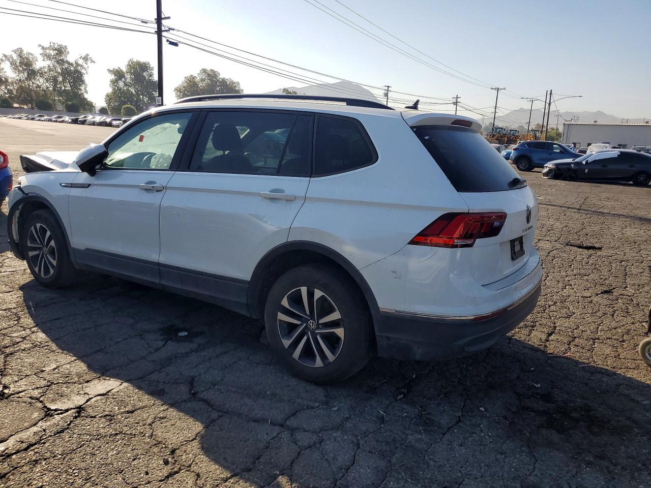2023 VOLKSWAGEN TIGUAN S — снимка 2