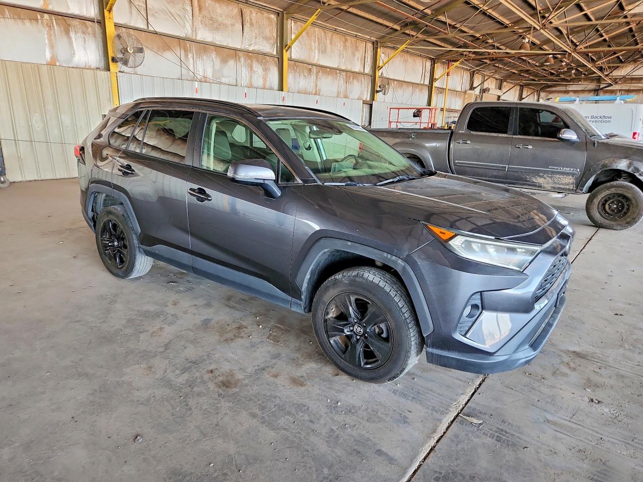 2019 TOYOTA RAV4 XLE — снимка 4