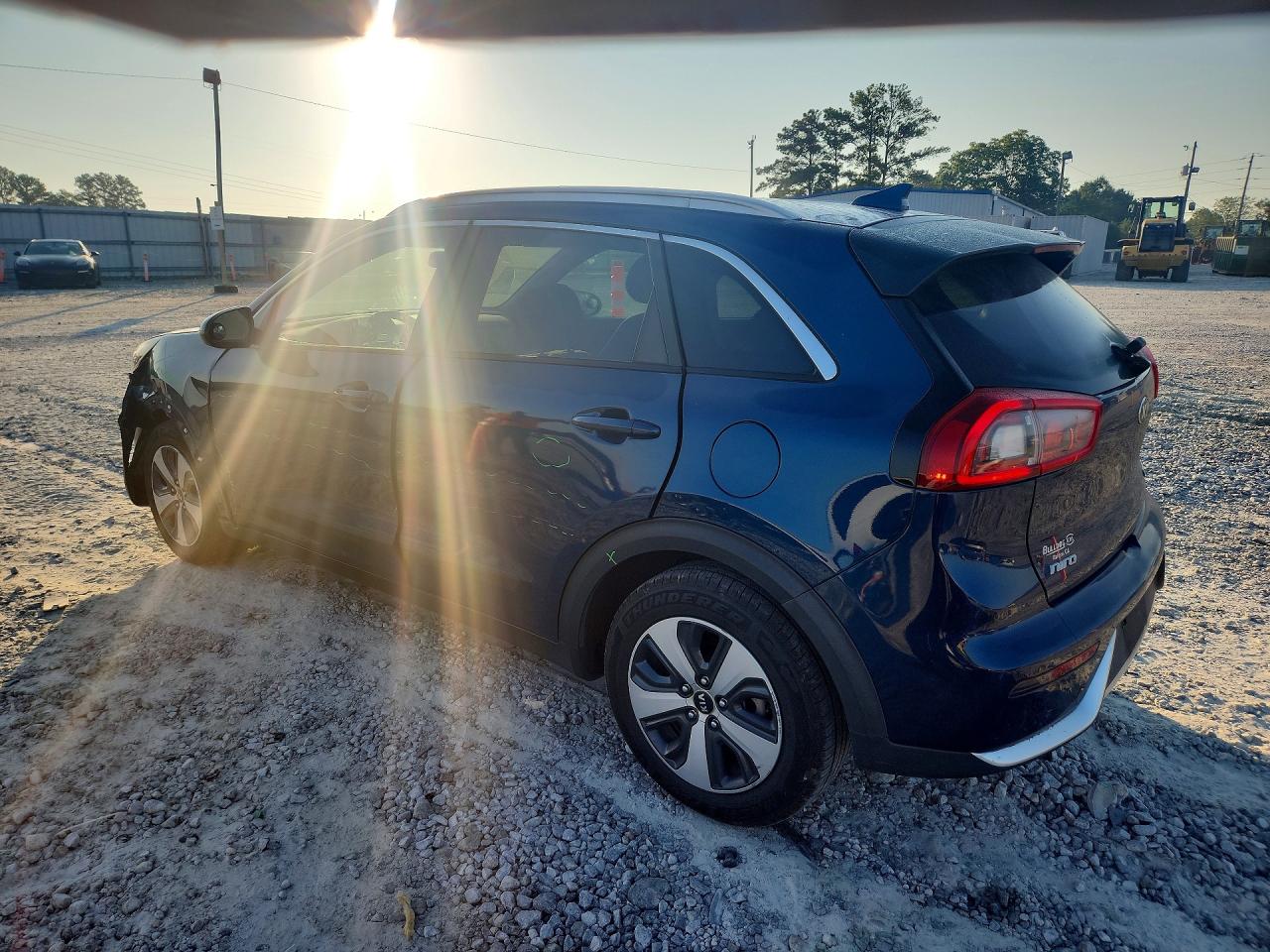 2017 KIA NIRO LX — снимка 2