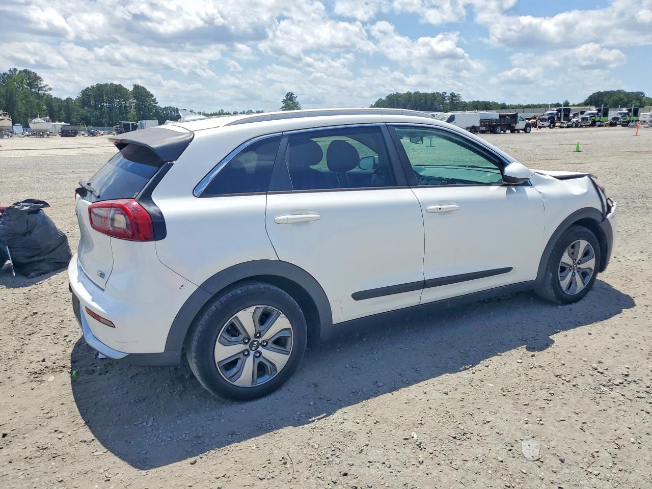 2019 KIA NIRO LX — снимка 3