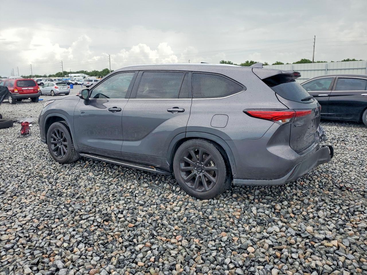 2023 TOYOTA HIGHLANDER XLE — снимка 2