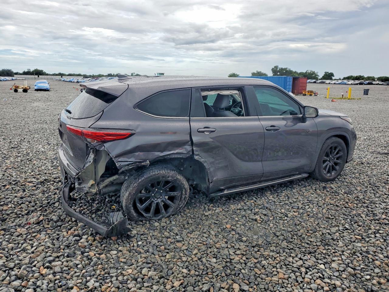 2023 TOYOTA HIGHLANDER XLE — снимка 3