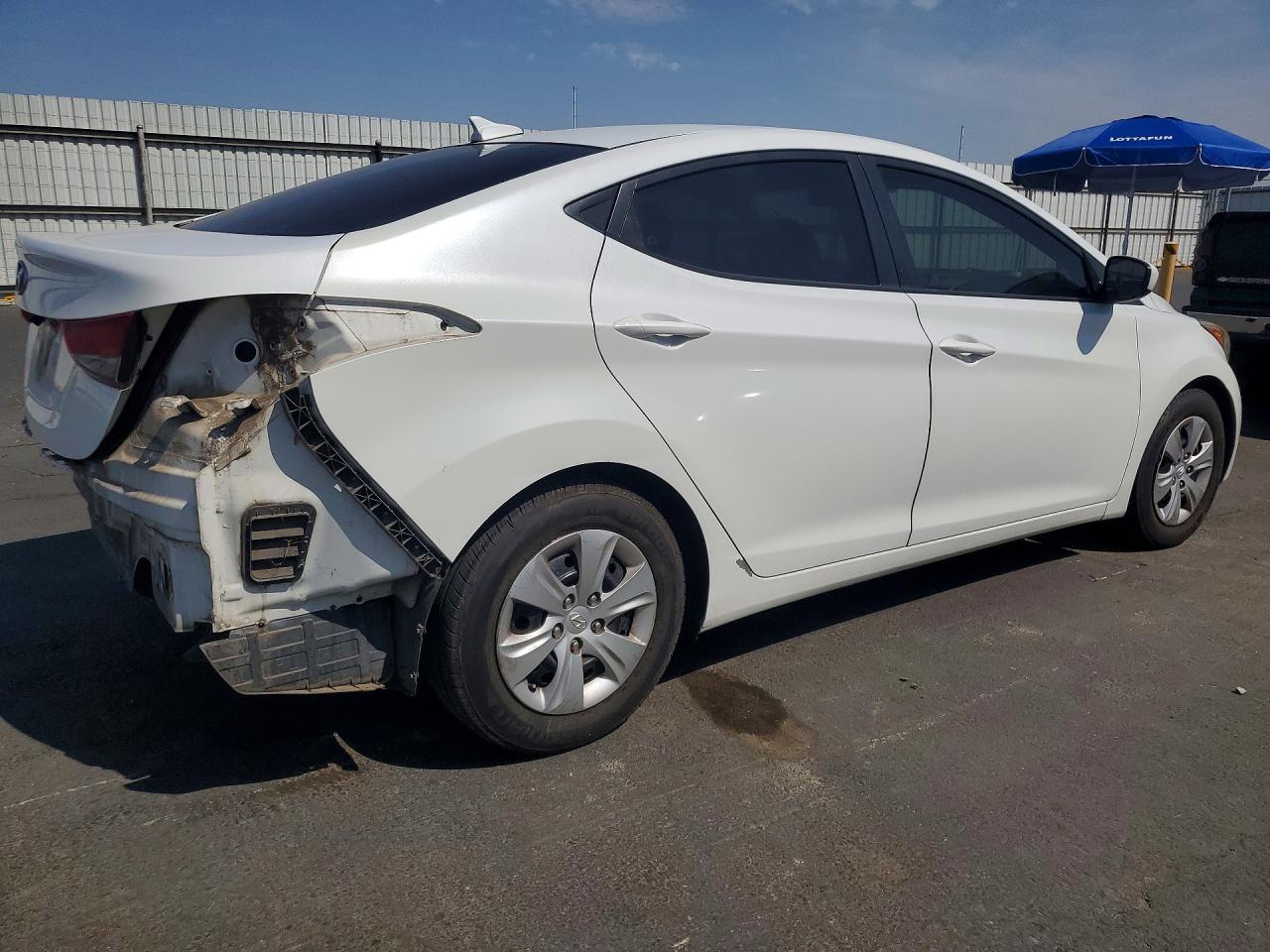 2016 HYUNDAI ELANTRA SE — снимка 3