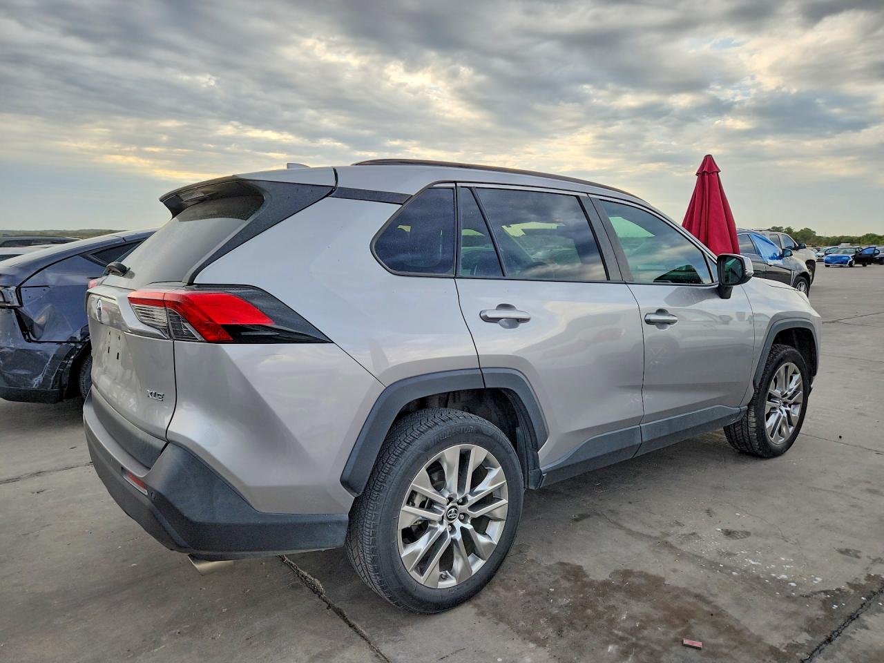 2019 TOYOTA RAV4 XLE PREMIUM — снимка 3