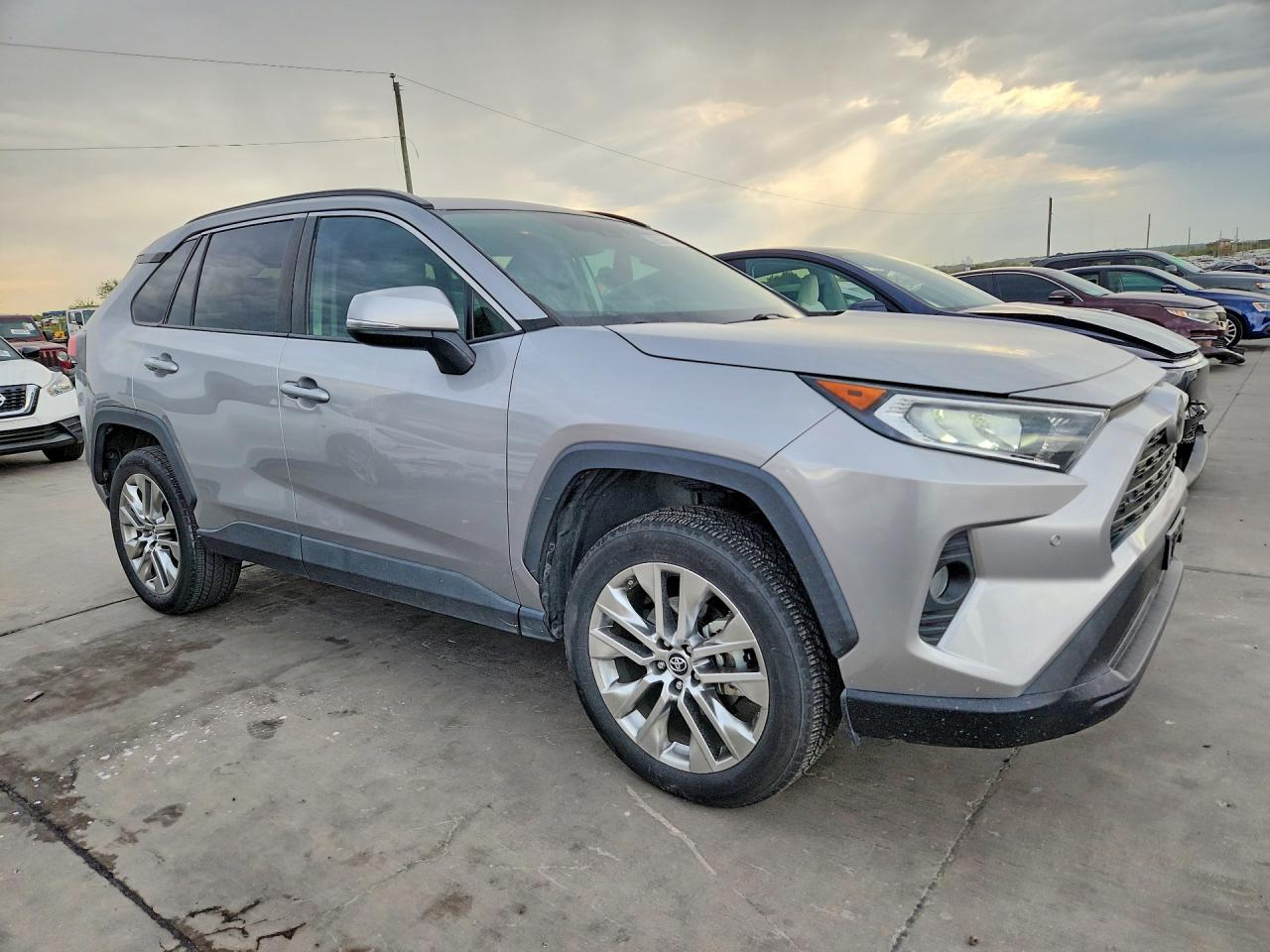 2019 TOYOTA RAV4 XLE PREMIUM — снимка 4